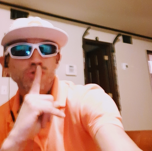 Meet your Posher, Robbie - Picture 3 of 8